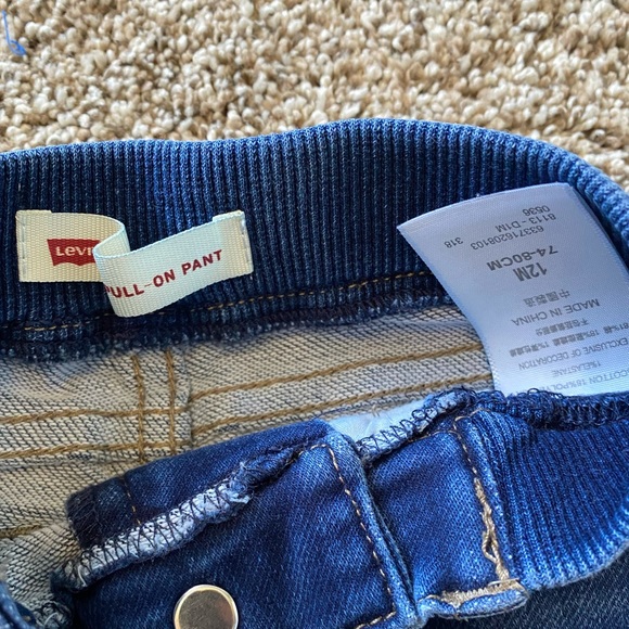 Baby Levi’s 👖 - Picture 2 of 3